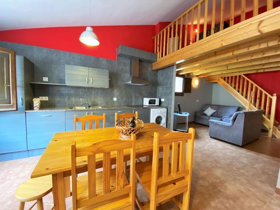 La Vall Apartaments Duplex Сан Лоренцо де Морунис Екстериор снимка