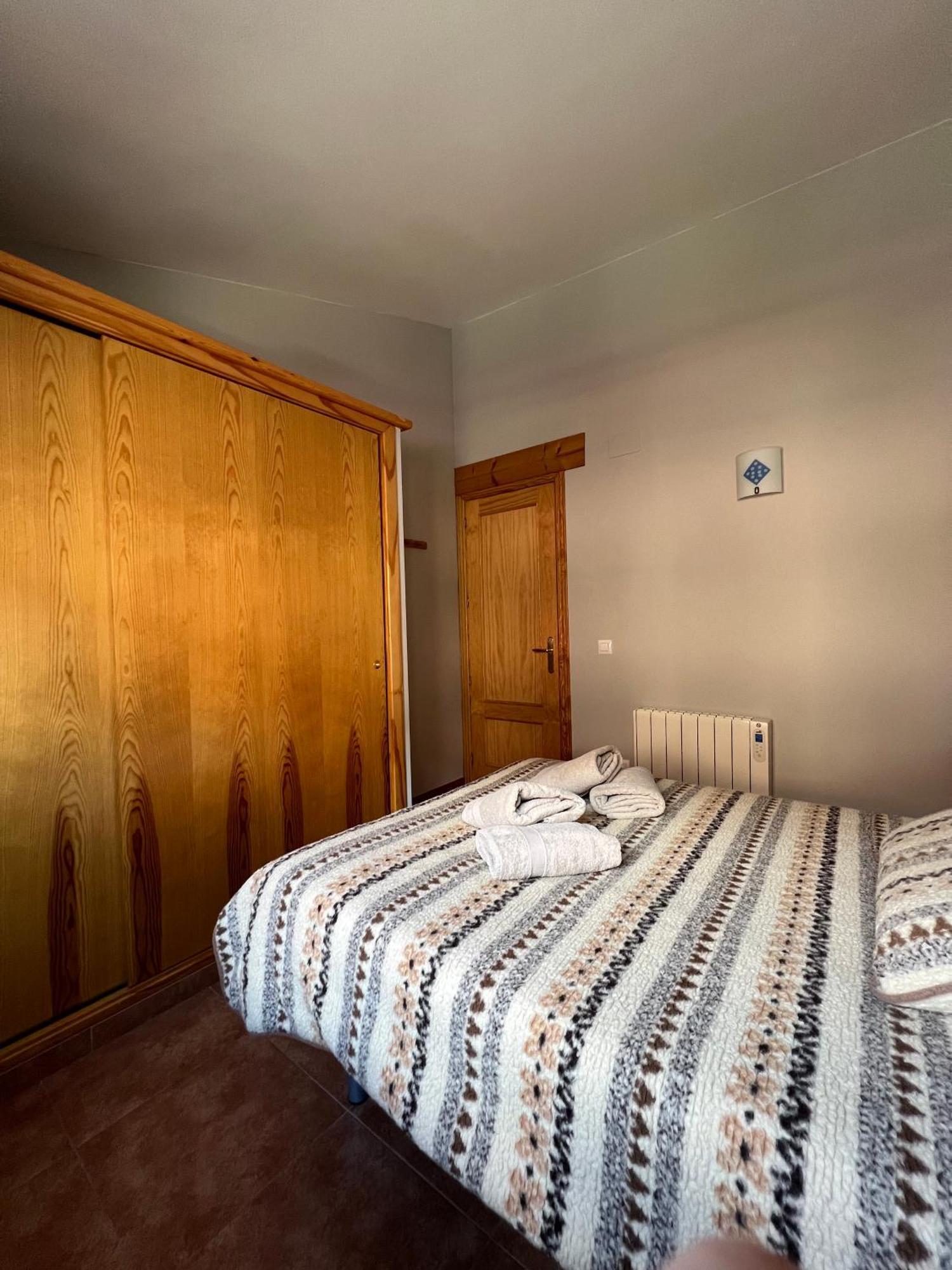 La Vall Apartaments Duplex Сан Лоренцо де Морунис Екстериор снимка