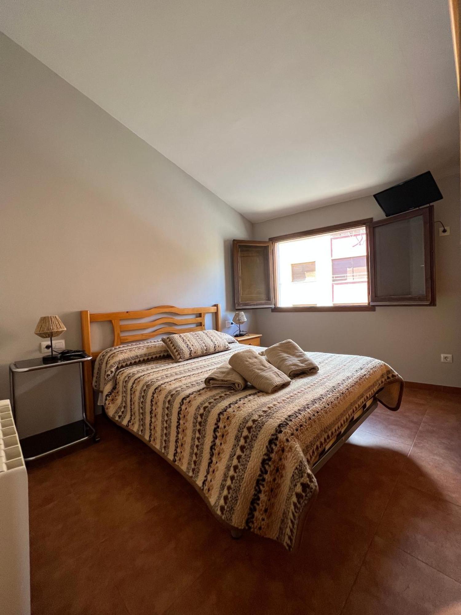 La Vall Apartaments Duplex Сан Лоренцо де Морунис Екстериор снимка